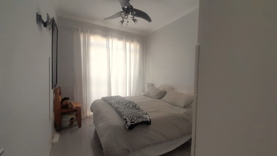 2 Bedroom Property for Sale in Whispering Pines Western Cape